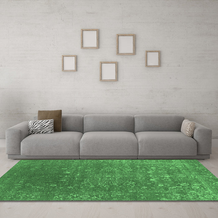 Machine Washable Oriental Emerald Green Industrial Area Rugs in a Living Room,, wshurb2772emgrn