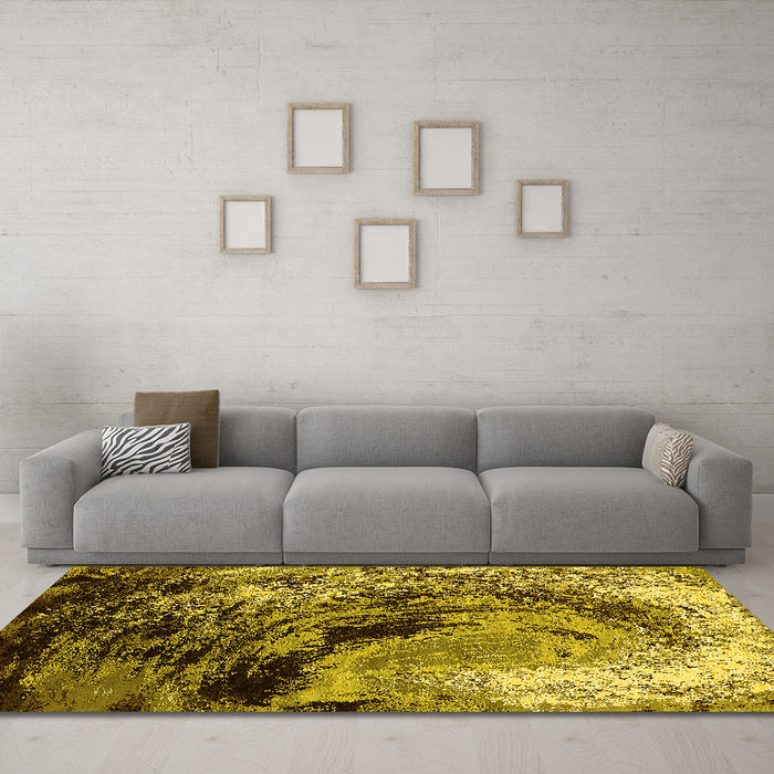 Machine Washable Oriental Yellow Industrial Rug in a Living Room, wshurb2782yw