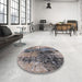 Round Mid-Century Modern Silver Pink Oriental Rug in a Office, urb2805