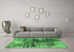 Machine Washable Oriental Emerald Green Industrial Area Rugs in a Living Room,, wshurb2805emgrn