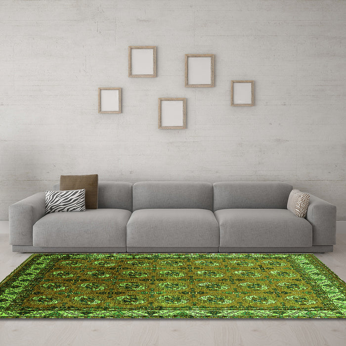 Machine Washable Oriental Green Industrial Area Rugs in a Living Room,, wshurb2810grn