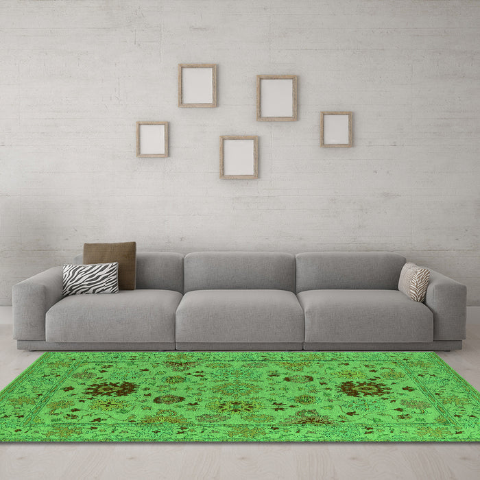 Machine Washable Oriental Green Industrial Area Rugs in a Living Room,, wshurb2811grn