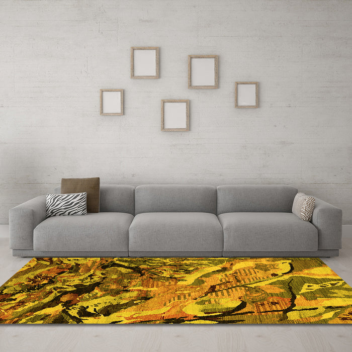 Machine Washable Oriental Yellow Industrial Rug in a Living Room, wshurb2828yw