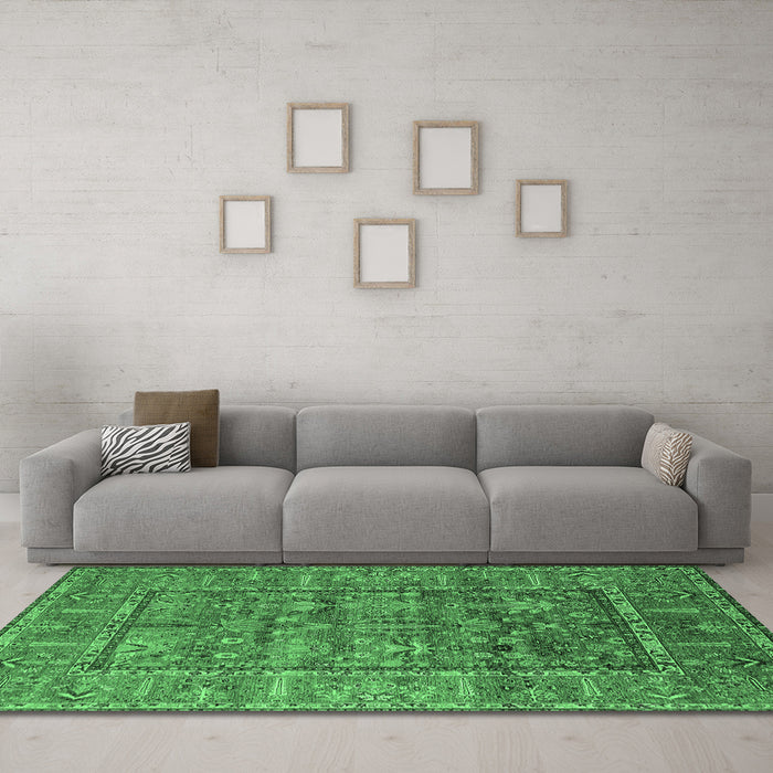 Machine Washable Oriental Emerald Green Industrial Area Rugs in a Living Room,, wshurb2838emgrn