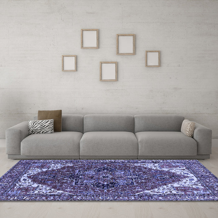 Machine Washable Persian Blue Traditional Rug in a Living Room, wshurb2839blu