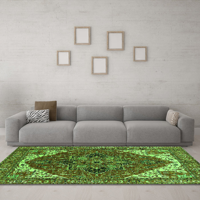 Machine Washable Persian Green Traditional Area Rugs in a Living Room,, wshurb2839grn
