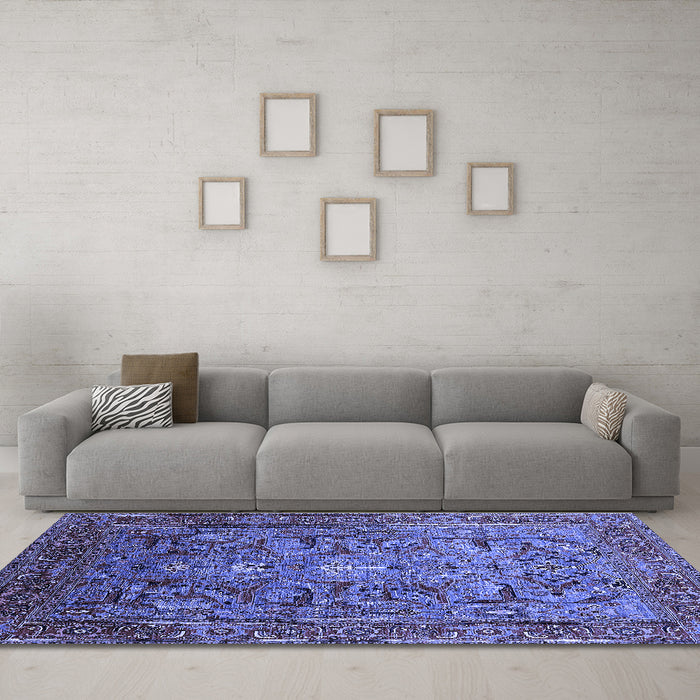 Machine Washable Oriental Blue Traditional Rug in a Living Room, wshurb2840blu