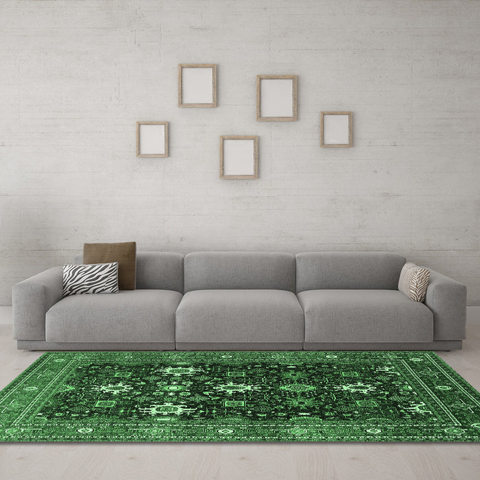 Machine Washable Oriental Emerald Green Traditional Area Rugs in a Living Room,, wshurb2841emgrn