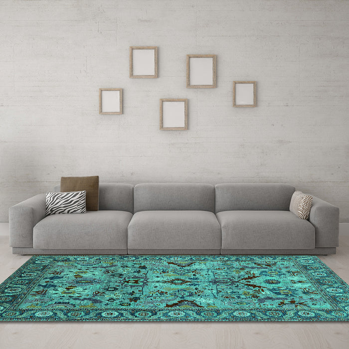 Machine Washable Oriental Turquoise Traditional Area Rugs in a Living Room,, wshurb2844turq