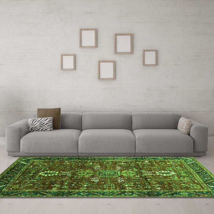 Machine Washable Oriental Green Industrial Area Rugs in a Living Room,, wshurb2847grn