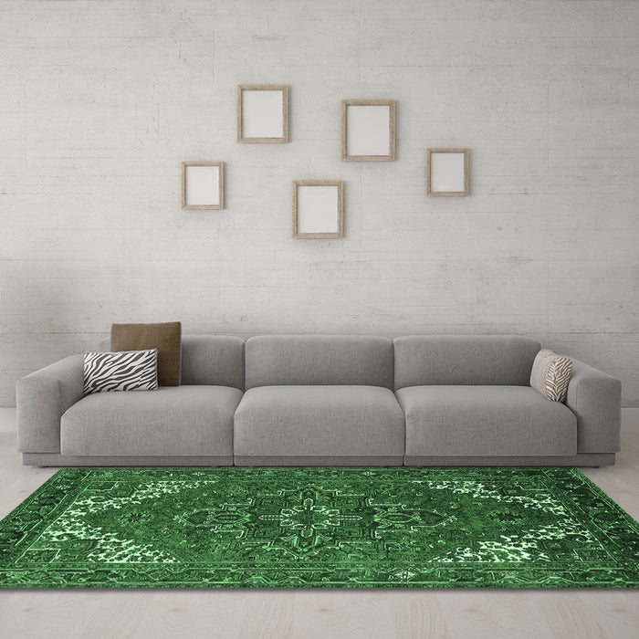 Machine Washable Persian Emerald Green Traditional Area Rugs in a Living Room,, wshurb2850emgrn