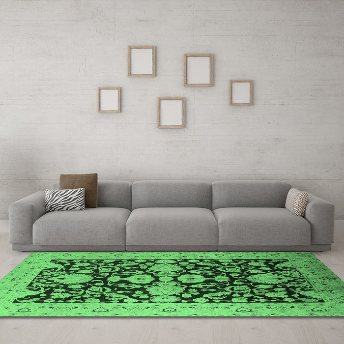 Machine Washable Oriental Emerald Green Traditional Area Rugs in a Living Room,, wshurb2854emgrn