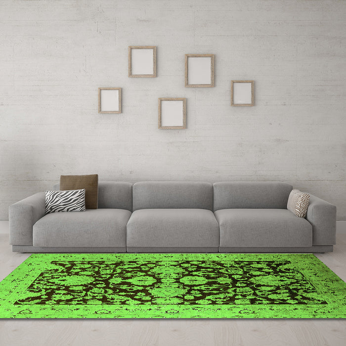 Machine Washable Oriental Green Traditional Area Rugs in a Living Room,, wshurb2854grn