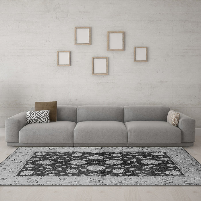 Machine Washable Oriental Gray Traditional Rug in a Living Room,, wshurb2855gry