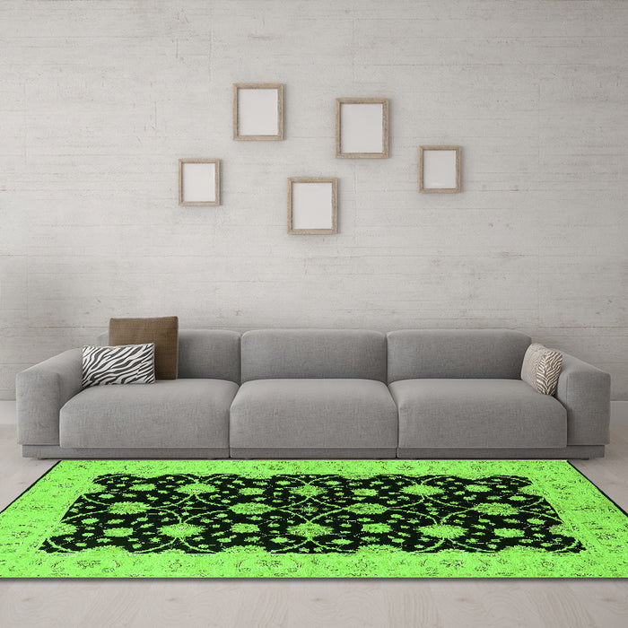 Machine Washable Oriental Green Traditional Area Rugs in a Living Room,, wshurb2857grn
