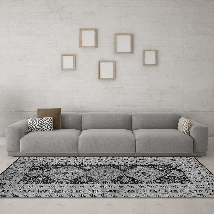 Machine Washable Oriental Gray Traditional Rug in a Living Room,, wshurb2860gry