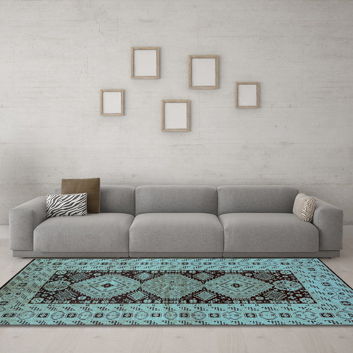 Machine Washable Oriental Light Blue Traditional Rug in a Living Room, wshurb2860lblu