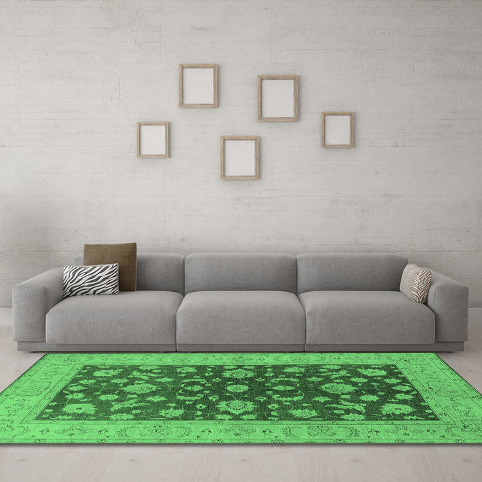 Machine Washable Oriental Emerald Green Industrial Area Rugs in a Living Room,, wshurb2862emgrn