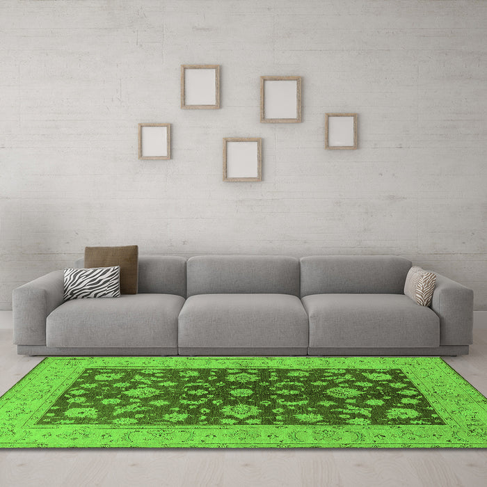 Machine Washable Oriental Green Industrial Area Rugs in a Living Room,, wshurb2862grn