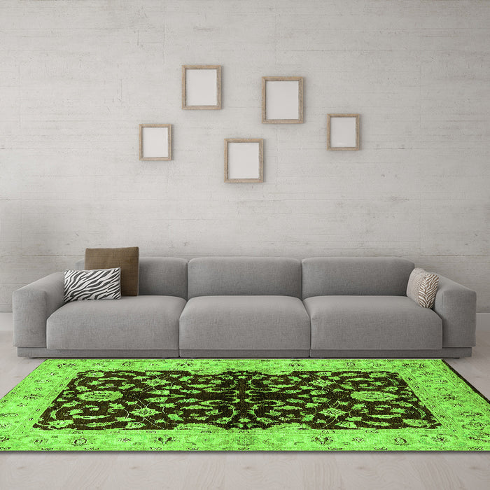 Machine Washable Oriental Green Industrial Area Rugs in a Living Room,, wshurb2863grn