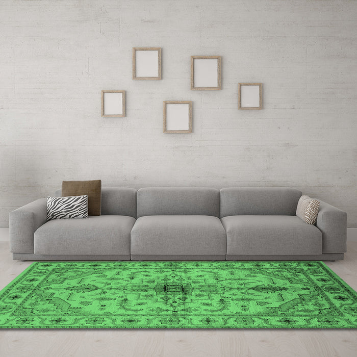 Machine Washable Oriental Emerald Green Industrial Area Rugs in a Living Room,, wshurb2871emgrn