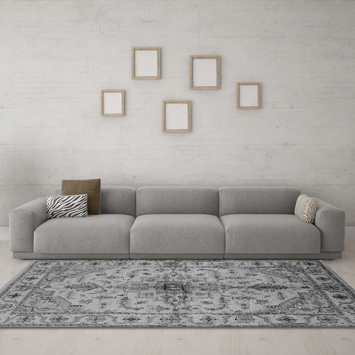Machine Washable Oriental Gray Industrial Rug in a Living Room,, wshurb2871gry
