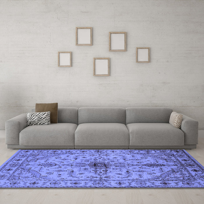 Machine Washable Oriental Blue Industrial Rug in a Living Room, wshurb2871blu