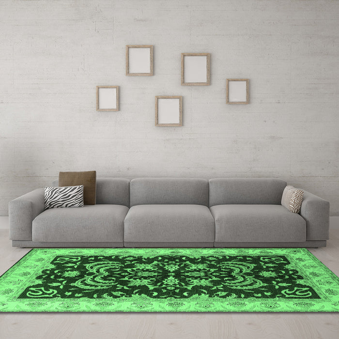 Machine Washable Oriental Emerald Green Industrial Area Rugs in a Living Room,, wshurb2873emgrn