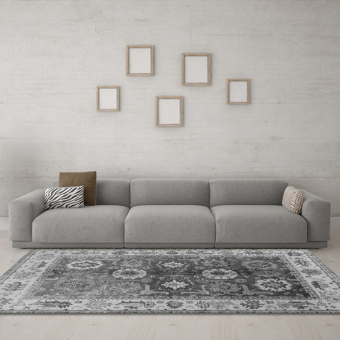 Machine Washable Oriental Gray Industrial Rug in a Living Room,, wshurb2875gry