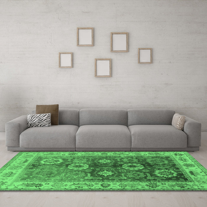 Machine Washable Oriental Emerald Green Industrial Area Rugs in a Living Room,, wshurb2875emgrn