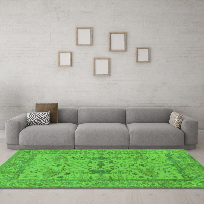 Machine Washable Oriental Green Industrial Area Rugs in a Living Room,, wshurb2876grn