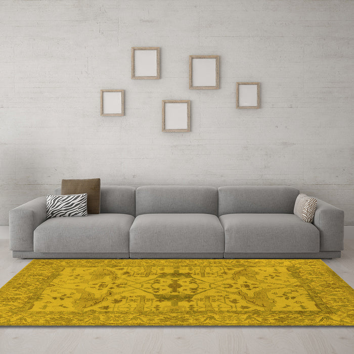 Machine Washable Oriental Yellow Industrial Rug in a Living Room, wshurb2876yw