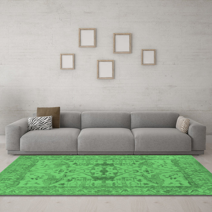 Machine Washable Oriental Emerald Green Industrial Area Rugs in a Living Room,, wshurb2876emgrn