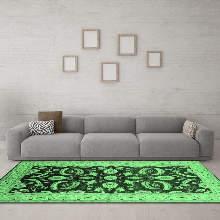 Machine Washable Oriental Emerald Green Traditional Area Rugs in a Living Room,, wshurb2878emgrn