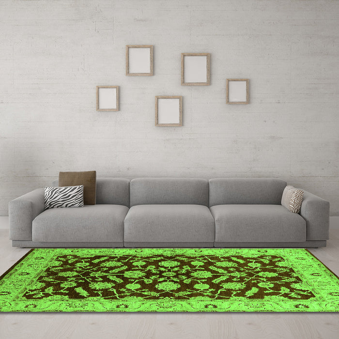 Machine Washable Oriental Green Traditional Area Rugs in a Living Room,, wshurb2879grn
