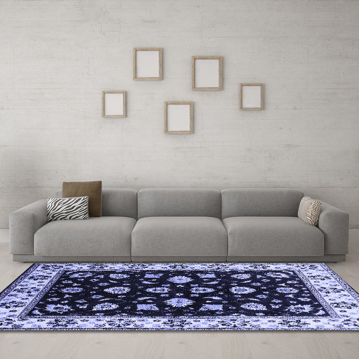 Machine Washable Oriental Blue Traditional Rug in a Living Room, wshurb2880blu