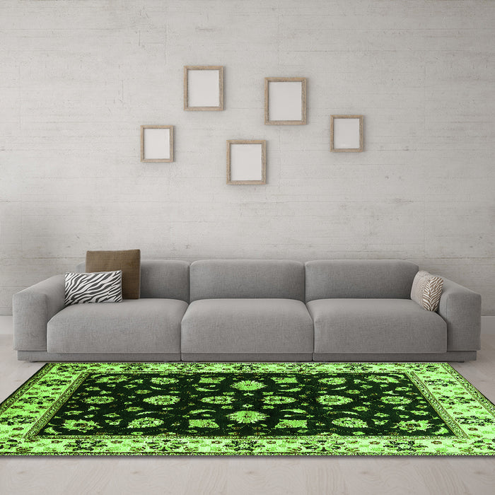 Machine Washable Oriental Green Traditional Area Rugs in a Living Room,, wshurb2880grn