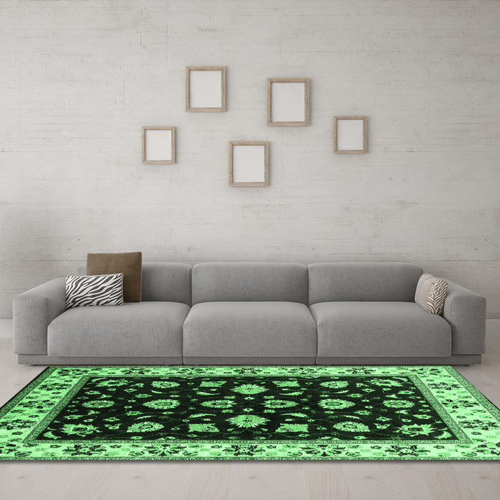 Machine Washable Oriental Emerald Green Traditional Area Rugs in a Living Room,, wshurb2880emgrn