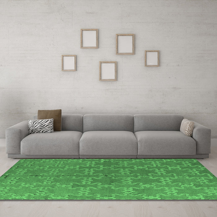 Machine Washable Oriental Emerald Green Industrial Area Rugs in a Living Room,, wshurb2881emgrn