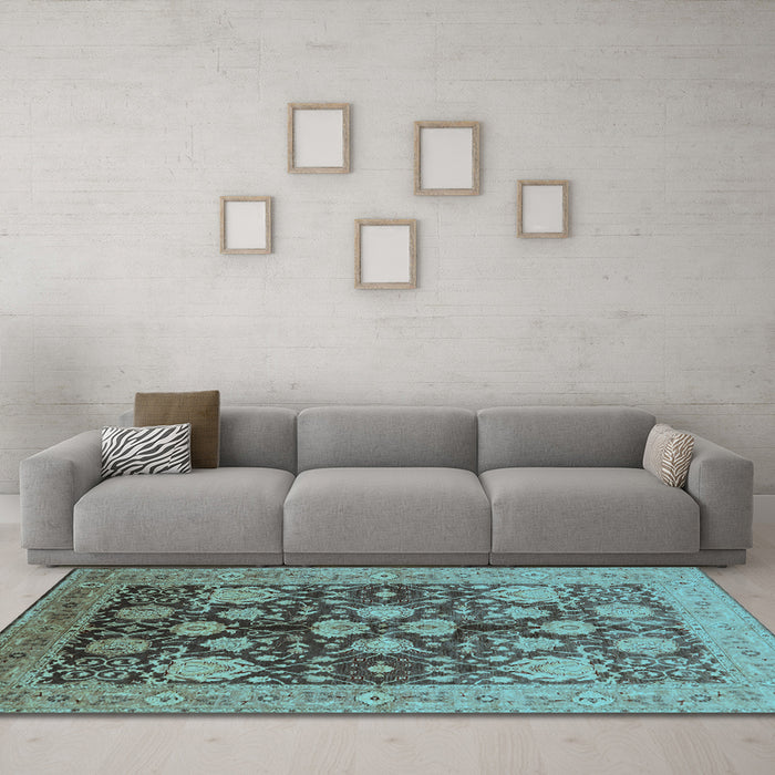 Machine Washable Oriental Light Blue Traditional Rug in a Living Room, wshurb2883lblu