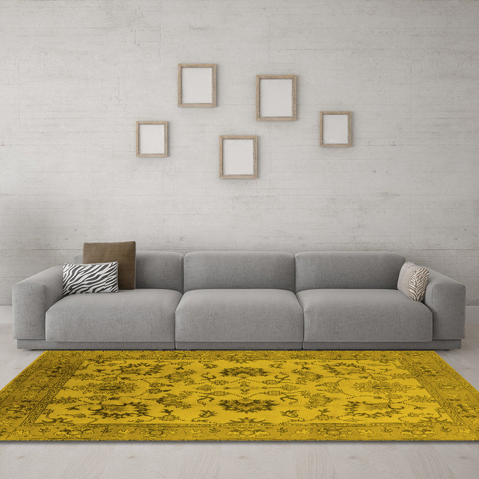 Machine Washable Oriental Yellow Traditional Rug in a Living Room, wshurb2884yw