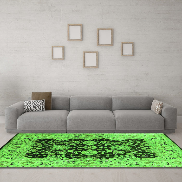 Machine Washable Oriental Green Traditional Area Rugs in a Living Room,, wshurb2885grn