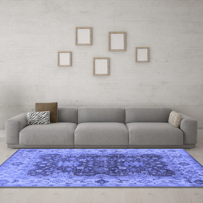 Machine Washable Oriental Blue Traditional Rug in a Living Room, wshurb2886blu