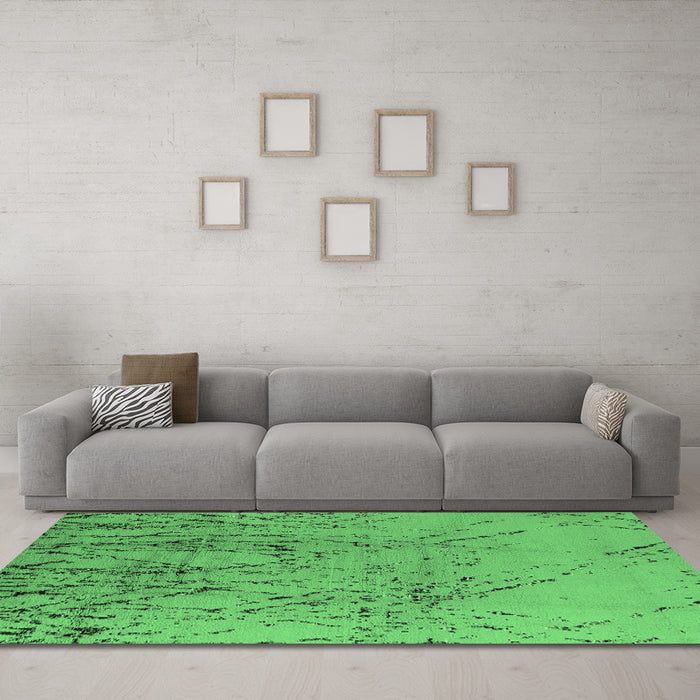 Machine Washable Solid Emerald Green Modern Area Rugs in a Living Room,, wshurb2887emgrn