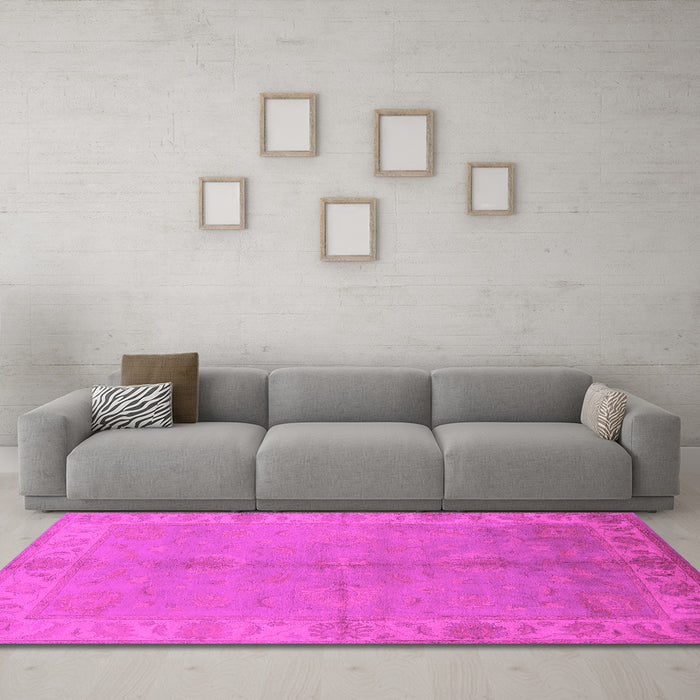 Machine Washable Oriental Pink Traditional Rug in a Living Room, wshurb2890pnk