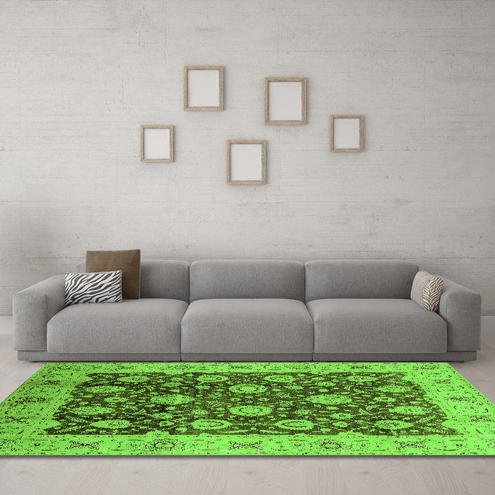 Machine Washable Oriental Green Traditional Area Rugs in a Living Room,, wshurb2891grn