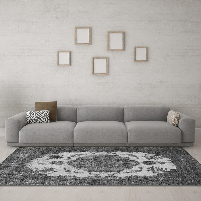 Machine Washable Oriental Gray Industrial Rug in a Living Room,, wshurb2896gry