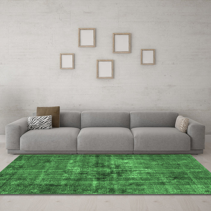 Machine Washable Oriental Emerald Green Industrial Area Rugs in a Living Room,, wshurb2897emgrn