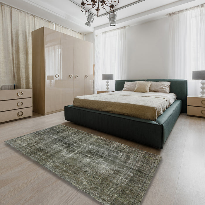 Mid-Century Modern Sage Green Oriental Rug in a Bedroom, urb2897
