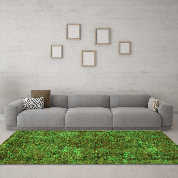 Machine Washable Oriental Green Industrial Area Rugs in a Living Room,, wshurb2899grn